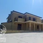 فندق مبيت وإفطار Tenuta De Santis 3*